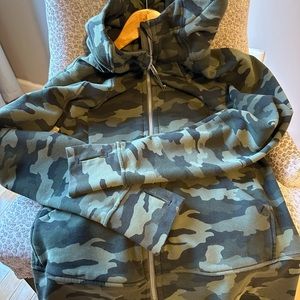Lululemon CAMO  print, Gentle worn, excellent condition
